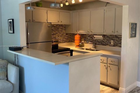 Купить кондоминиум в Дирфилд-Бич, Флорида 1 спальня, 65.03м2, № 1959425 - фото 12