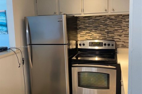 Купить кондоминиум в Дирфилд-Бич, Флорида 1 спальня, 65.03м2, № 1959425 - фото 13