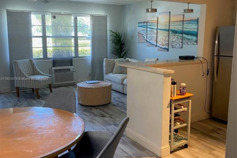 Купить кондоминиум в Дирфилд-Бич, Флорида 1 спальня, 65.03м2, № 1959425 - фото 18