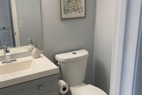 Купить кондоминиум в Дирфилд-Бич, Флорида 1 спальня, 65.03м2, № 1959425 - фото 24