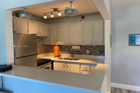 Купить кондоминиум в Дирфилд-Бич, Флорида 1 спальня, 65.03м2, № 1959425 - фото 16