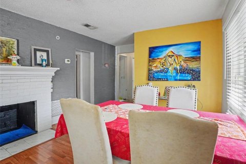 House in Orlando, Florida 2 bedrooms, 106.37 sq.m. № 2396275 - photo 9