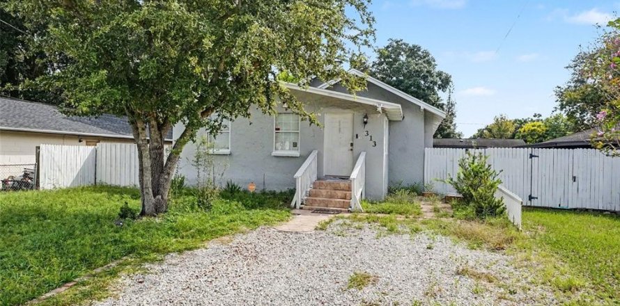 House in Orlando, Florida 2 bedrooms, 106.37 sq.m. № 2396275