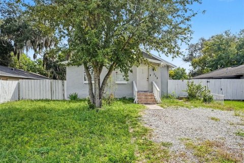 House in Orlando, Florida 2 bedrooms, 106.37 sq.m. № 2396275 - photo 2