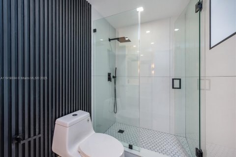 Купить кондоминиум в Майами, Флорида 2 спальни, 91.51м2, № 1975686 - фото 16