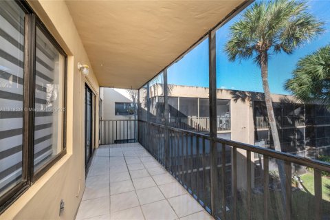 Купить кондоминиум в Майами, Флорида 2 спальни, 91.51м2, № 1975686 - фото 24