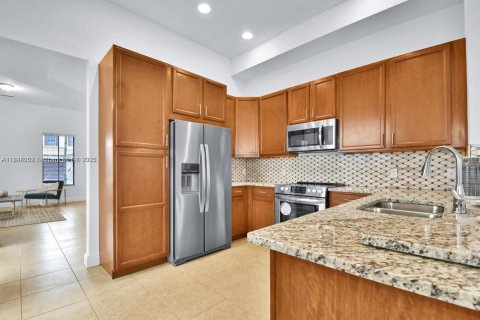 House in Cooper City, Florida 4 bedrooms, 193.61 sq.m. № 1942259 - photo 25