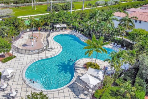 House in Cooper City, Florida 4 bedrooms, 193.61 sq.m. № 1942259 - photo 9