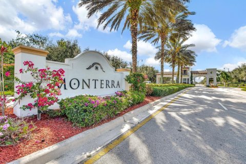 House in Cooper City, Florida 4 bedrooms, 193.61 sq.m. № 1942259 - photo 8