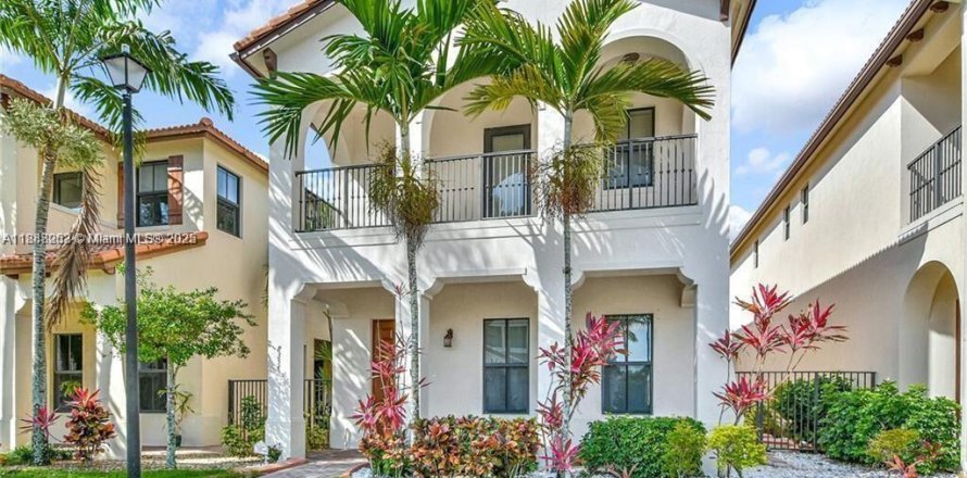 House in Cooper City, Florida 4 bedrooms, 193.61 sq.m. № 1942259
