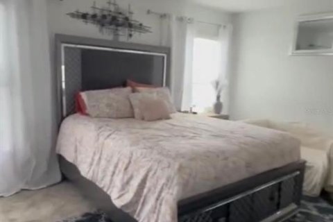 Купить виллу или дом в Хейнс-Сити, Флорида 8 комнат, 169.18м2, № 2345007 - фото 12