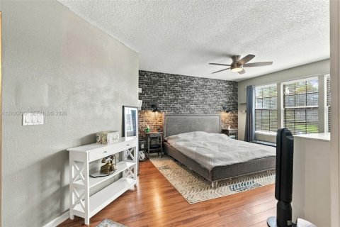 Townhouse in Royal Palm Beach, Florida 2 bedrooms, 136.57 sq.m. № 2428090 - photo 18