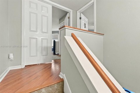 Townhouse in Royal Palm Beach, Florida 2 bedrooms, 136.57 sq.m. № 2428090 - photo 16