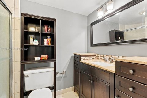 Townhouse in Royal Palm Beach, Florida 2 bedrooms, 136.57 sq.m. № 2428090 - photo 27