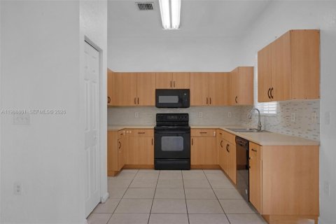 Touwnhouse à louer à Miramar, Floride: 4 chambres, 185.99 m2 № 2051073 - photo 22