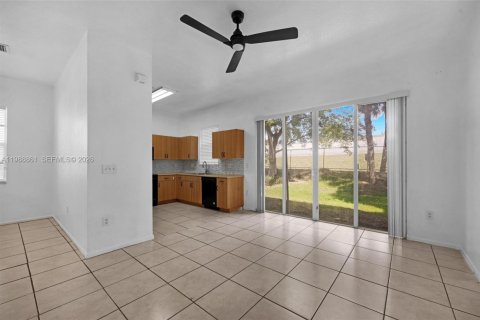 Touwnhouse à louer à Miramar, Floride: 4 chambres, 185.99 m2 № 2051073 - photo 24
