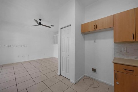 Touwnhouse à louer à Miramar, Floride: 4 chambres, 185.99 m2 № 2051073 - photo 26