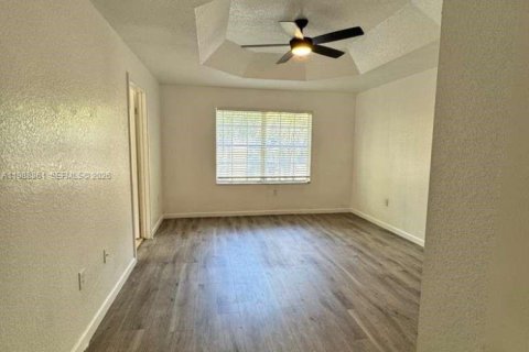 Touwnhouse à louer à Miramar, Floride: 4 chambres, 185.99 m2 № 2051073 - photo 11