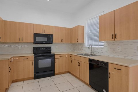 Touwnhouse à louer à Miramar, Floride: 4 chambres, 185.99 m2 № 2051073 - photo 27