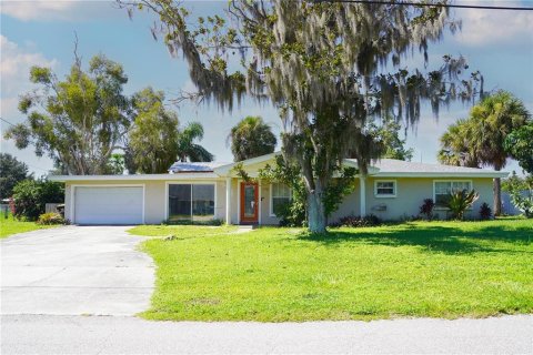 House in Winter Haven, Florida 3 bedrooms, 187.29 sq.m. № 2150163