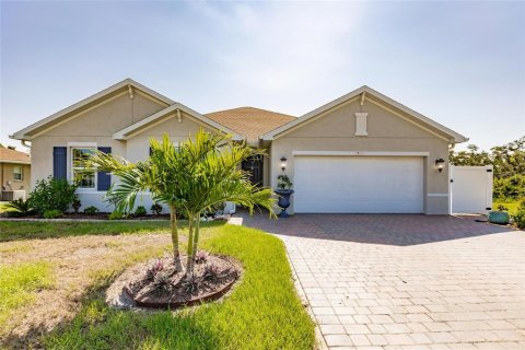 House in Punta Gorda, Florida 3 bedrooms, 185.8 sq.m. № 1326260 - photo 2