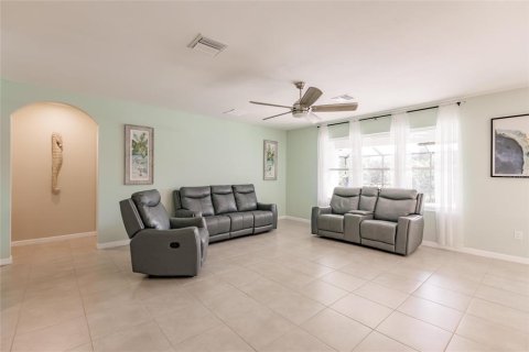 House in Punta Gorda, Florida 3 bedrooms, 185.8 sq.m. № 1326260 - photo 10