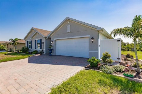 House in Punta Gorda, Florida 3 bedrooms, 185.8 sq.m. № 1326260 - photo 3