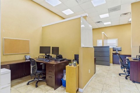 Купить коммерческую недвижимость в Кейп-Корал, Флорида 289.86м2, № 2217989 - фото 12