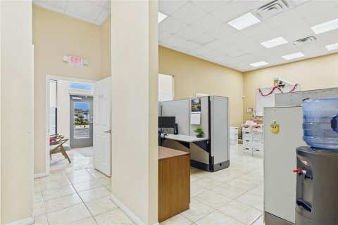 Купить коммерческую недвижимость в Кейп-Корал, Флорида 289.86м2, № 2217989 - фото 10