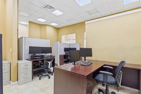 Купить коммерческую недвижимость в Кейп-Корал, Флорида 289.86м2, № 2217989 - фото 17