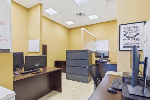 Купить коммерческую недвижимость в Кейп-Корал, Флорида 289.86м2, № 2217989 - фото 18