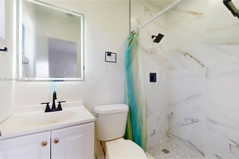 House in Miami, Florida 3 bedrooms, 129.32 sq.m. № 1882431 - photo 17