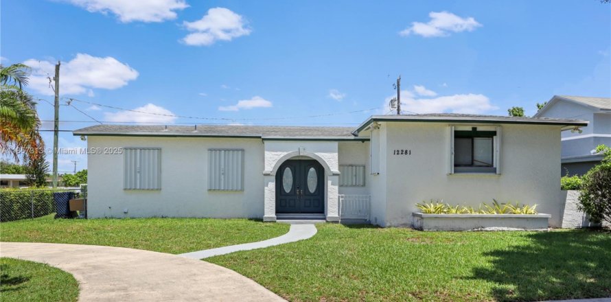House in Miami, Florida 3 bedrooms, 129.32 sq.m. № 1882431