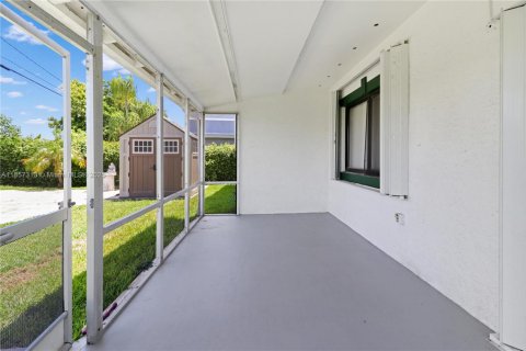 House in Miami, Florida 3 bedrooms, 129.32 sq.m. № 1882431 - photo 26