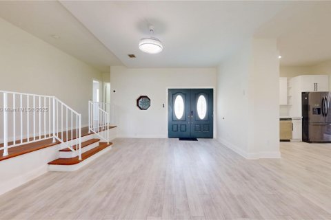 House in Miami, Florida 3 bedrooms, 129.32 sq.m. № 1882431 - photo 5