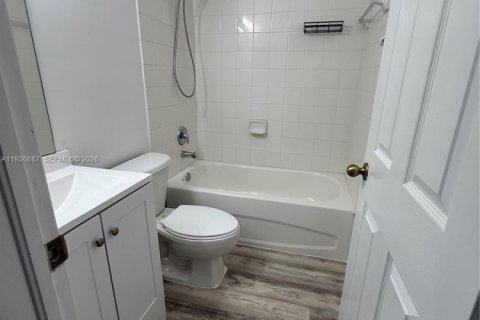 Condo in Homestead, Florida, 4 bedrooms  № 1996917 - photo 8