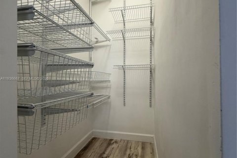 Condo in Homestead, Florida, 4 bedrooms  № 1996917 - photo 10