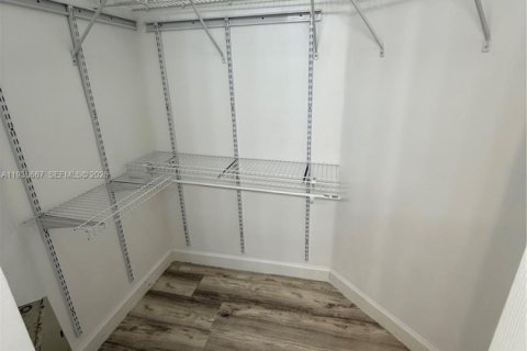 Condo in Homestead, Florida, 4 bedrooms  № 1996917 - photo 6