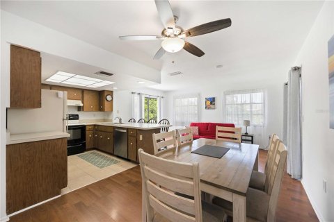 House in Englewood, Florida 2 bedrooms, 121.05 sq.m. № 1858087 - photo 10