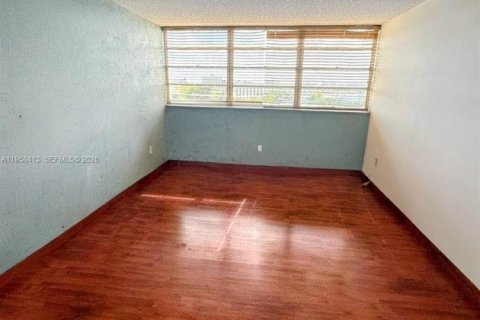 Купить кондоминиум в Норт-Майами, Флорида 1 спальня, 72.28м2, № 2018042 - фото 9