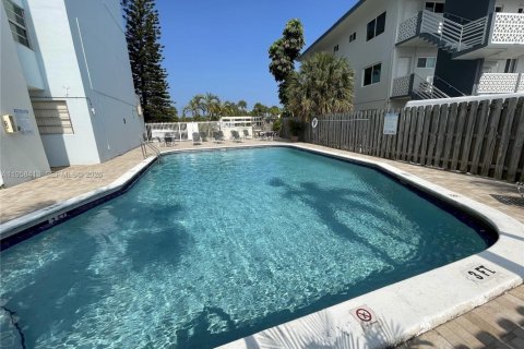 Condo à North Miami, Floride, 1 chambre  № 2018042