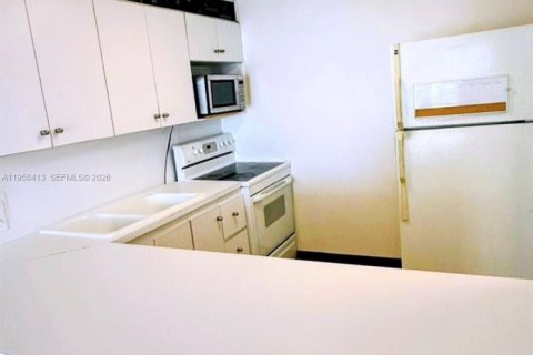 Купить кондоминиум в Норт-Майами, Флорида 1 спальня, 72.28м2, № 2018042 - фото 14