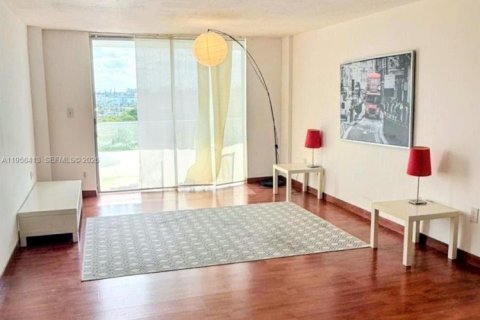 Купить кондоминиум в Норт-Майами, Флорида 1 спальня, 72.28м2, № 2018042 - фото 8