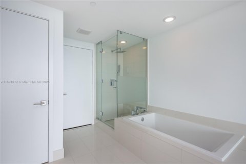 Copropriété à louer à Miami, Floride: 2 chambres, 111.3 m2 № 1944787 - photo 26
