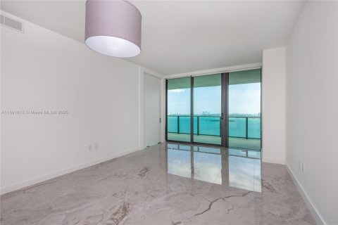 Copropriété à louer à Miami, Floride: 2 chambres, 111.3 m2 № 1944787 - photo 17