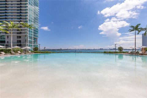 Copropriété à louer à Miami, Floride: 2 chambres, 111.3 m2 № 1944787 - photo 1