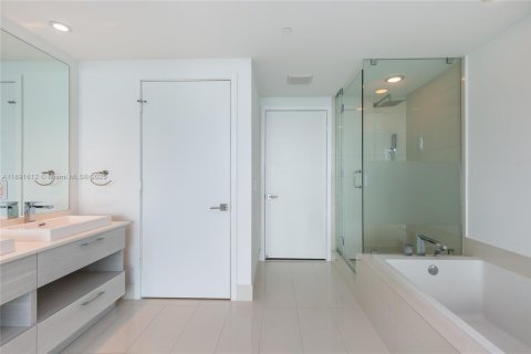 Copropriété à louer à Miami, Floride: 2 chambres, 111.3 m2 № 1944787 - photo 24