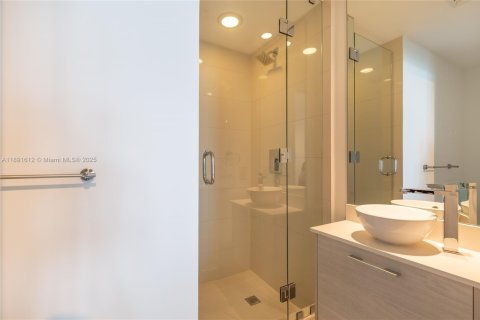 Copropriété à louer à Miami, Floride: 2 chambres, 111.3 m2 № 1944787 - photo 19