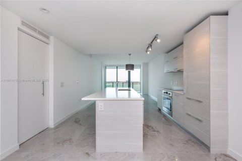 Copropriété à louer à Miami, Floride: 2 chambres, 111.3 m2 № 1944787 - photo 10