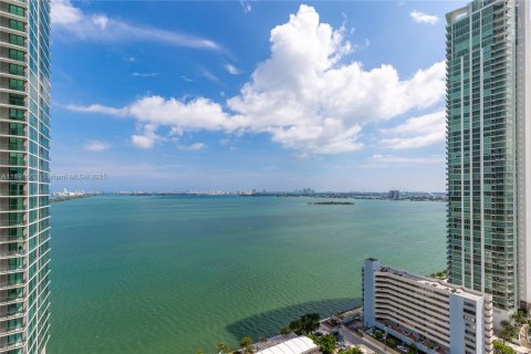 Copropriété à louer à Miami, Floride: 2 chambres, 111.3 m2 № 1944787 - photo 4